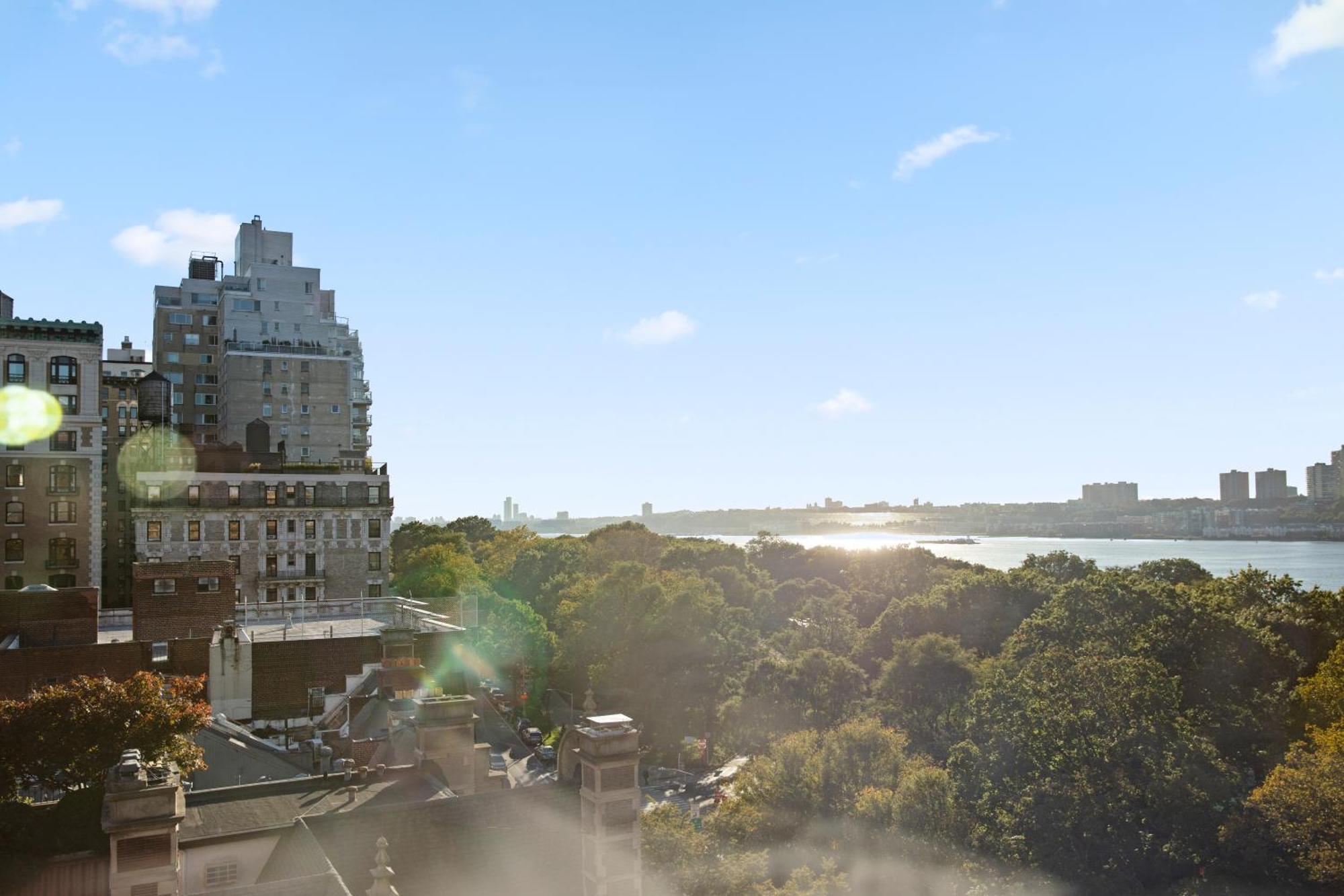 Riverside Tower Hotel New York Exterior photo
